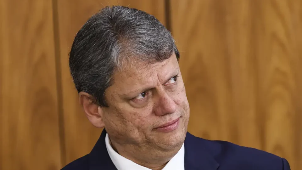 Moraes arquiva pedido para incluir Tarcísio em inquérito do golpe