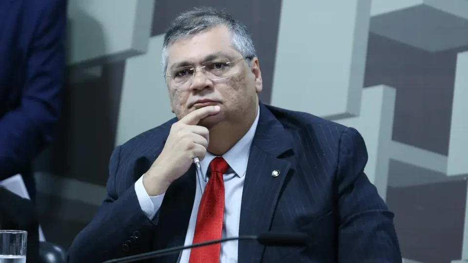 Dino indica que vai abordar emendas impositivas e Congresso se prepara para evitar mudanças