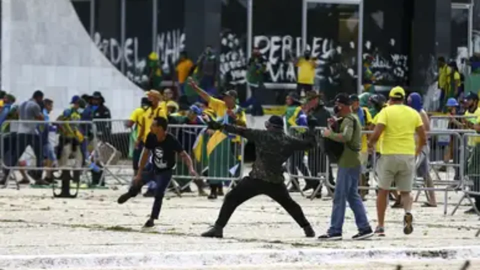 SEM ANISTIA: Golpistas do 8/1 foram violentos, fizeram ação organizada e com tática militar