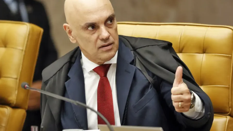 Moraes diz que big techs não são enviadas de Deus e associa redes sociais a fascismo