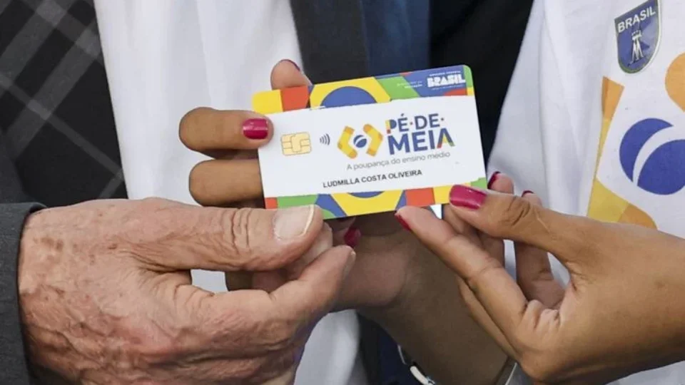Ensino Médio mostra tendência de melhora antes de início do Pé-de-Meia