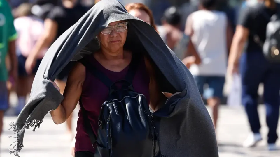 Calorão segue no Sudeste e frente fria provoca pancadas fortes de chuva no Sul