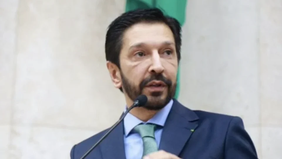 Nunes tira diretores de escolas de SP alegando baixo desempenho dos alunos; professores discordam