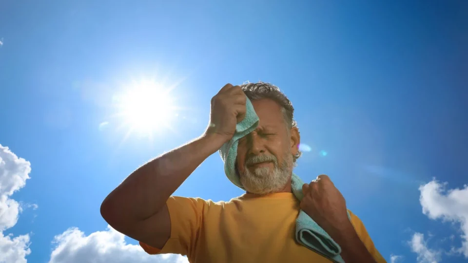 Alerta vermelho de calor extremo segue em SP, RJ e mais de mil cidades até esta terça