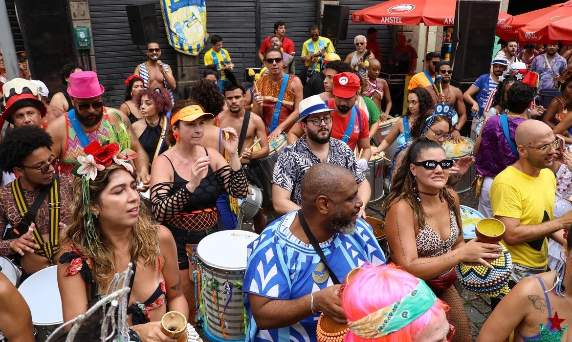Veja dicas para evitar golpes financeiros no Carnaval - ICL Notícias
