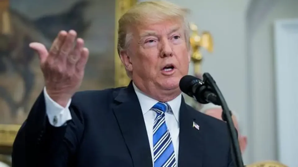 De novo, Trump ameaça Brics e reforça defesa do dólar como moeda global