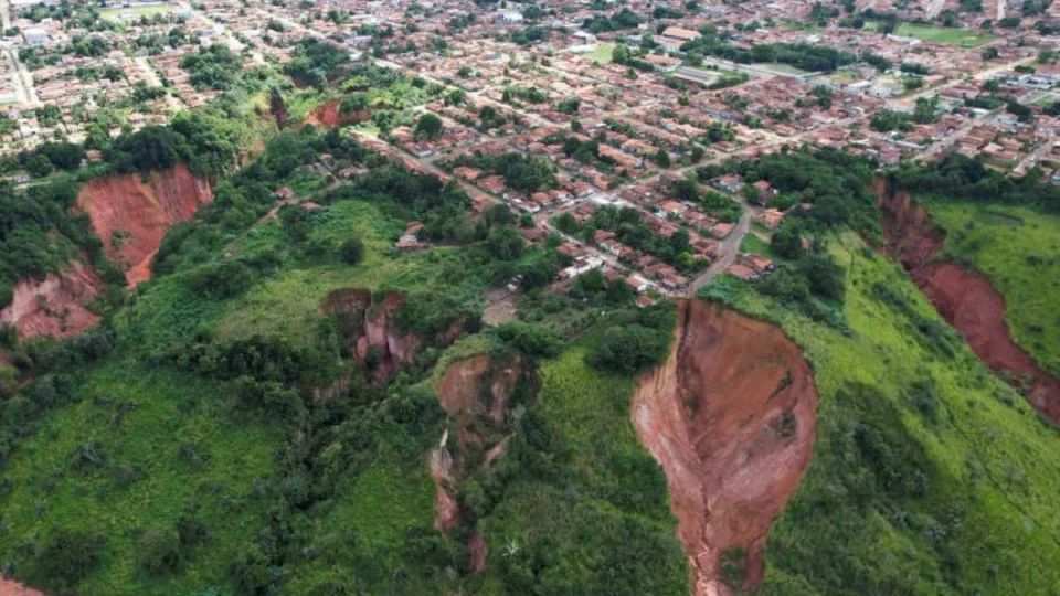 Cidade no Maranhão decreta calamidade pública por causa de erosão do solo