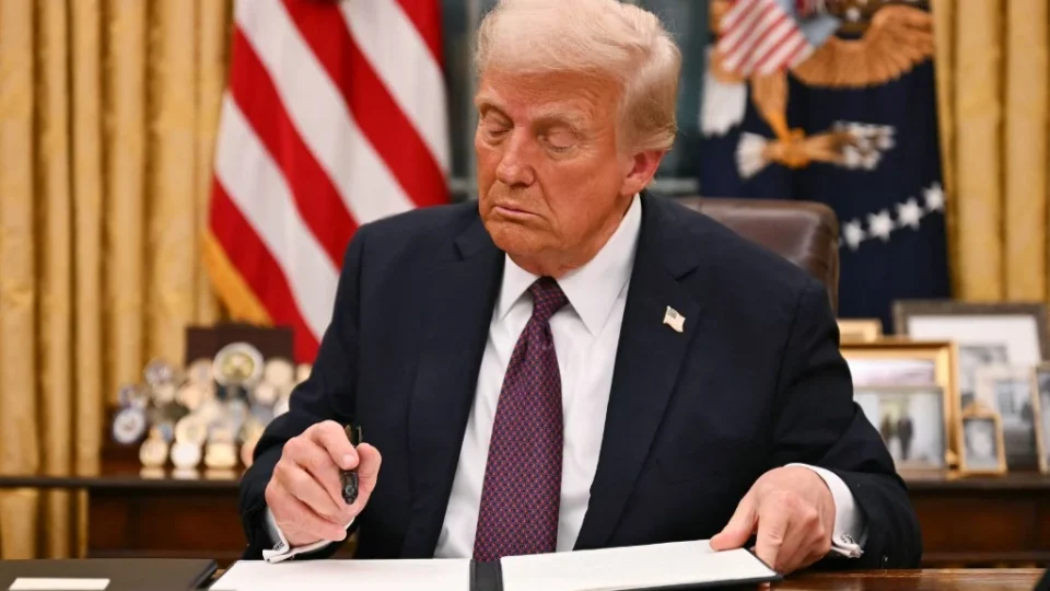 Corte rejeita ordem de Trump de congelar US$ 2 bilhões em ajuda internacional