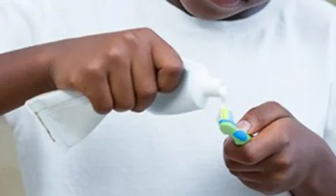Anvisa suspende interdição de venda de creme dental da Colgate