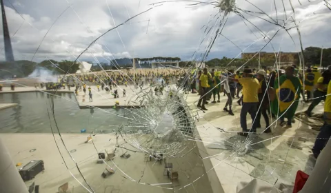 ‘Vivemos a terceira onda do neofascismo no Brasil’