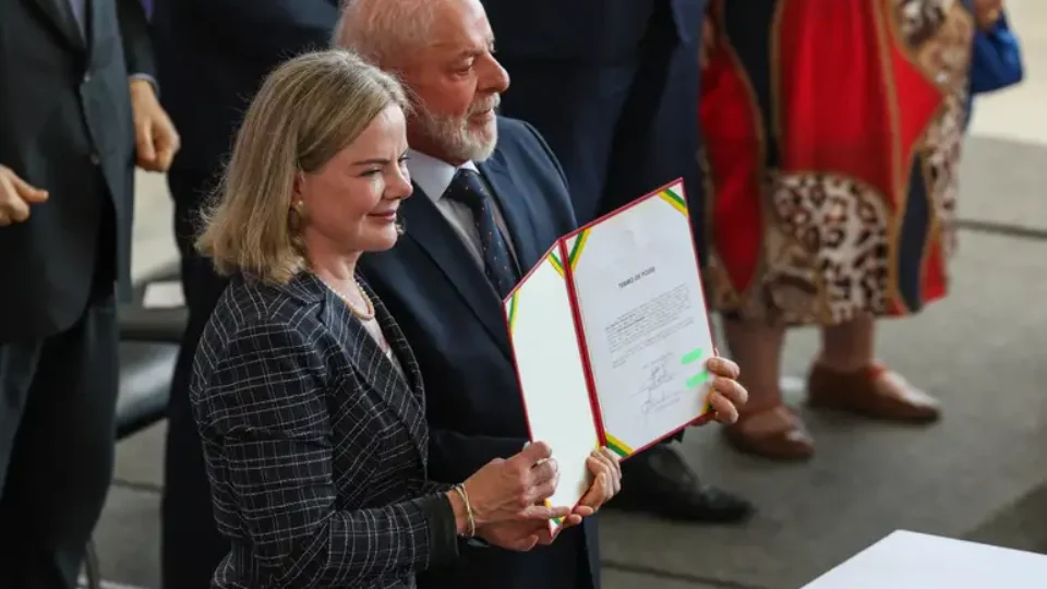 Bolsonaristas reagem com críticas e ofensas a fala de Lula sobre ‘mulher bonita’