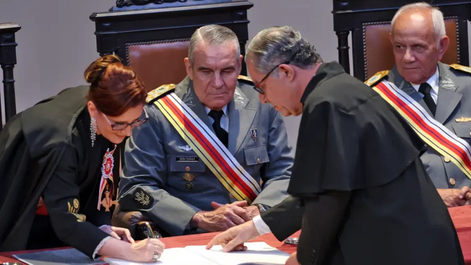 Nova presidente do STM diz ver crime militar de Bolsonaro, mas que cabe à Promotoria identificar