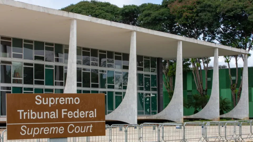 STF derruba 8 leis que facilitam porte de arma em ações movidas pelo governo Lula