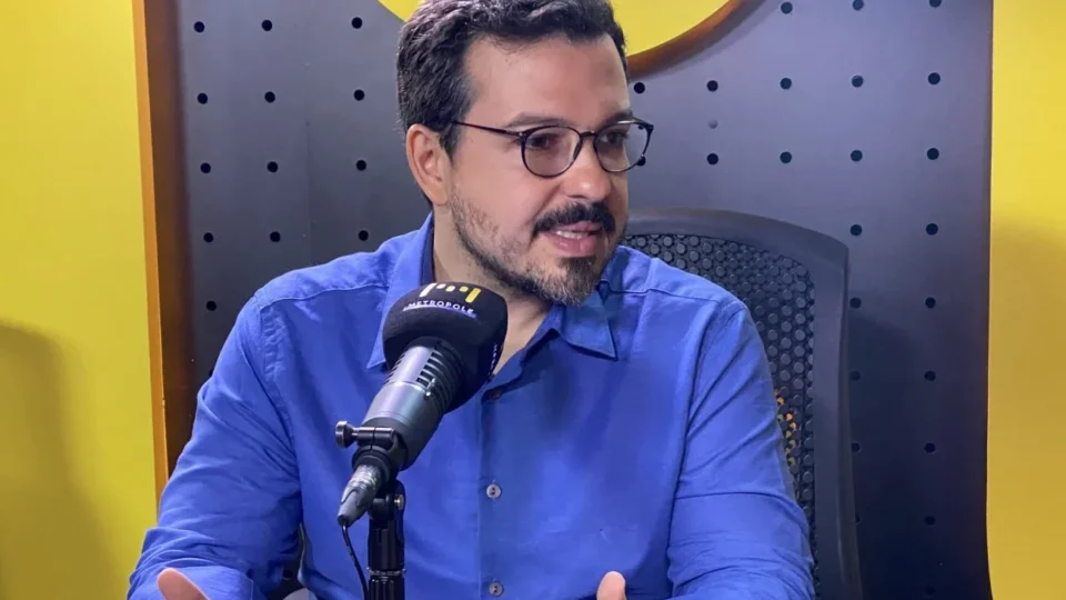 Fenaj manifesta preocupação com ataques de Eduardo Bolsonaro a Guilherme Amado