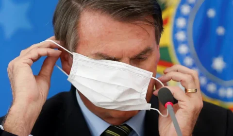 STF arquiva investigação contra Bolsonaro por fraude em cartão de vacina