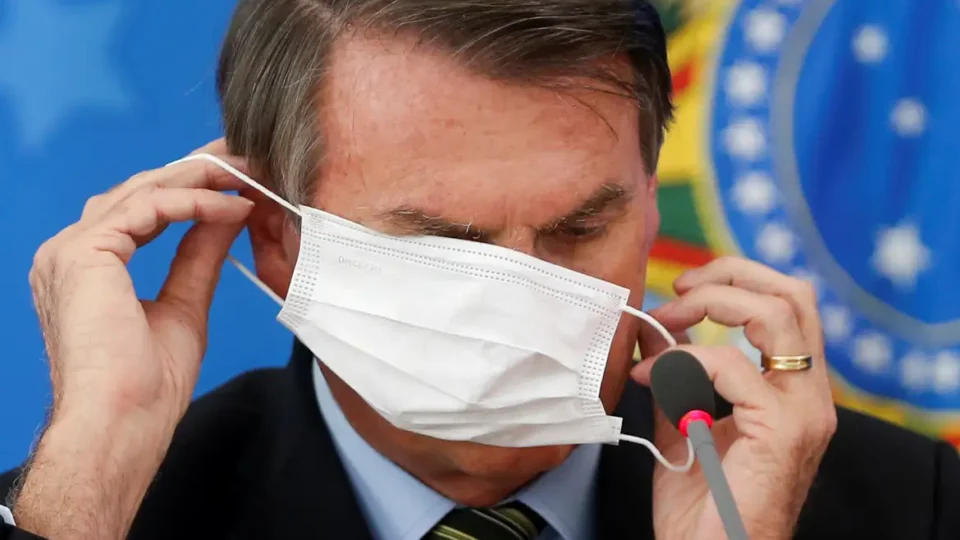 STF arquiva investigação contra Bolsonaro por fraude em cartão de vacina