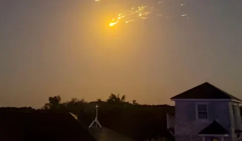 Fragmentos de nave da SpaceX, de Musk, rasgam os céus e causam atrasos em voos nos EUA