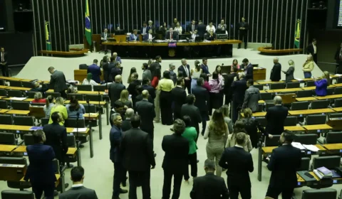 Congresso aprova projeto que dribla STF e mantém sigilo a autores de emendas