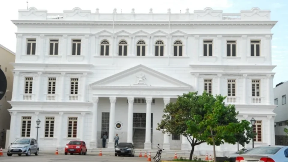 TJ do Maranhão quer comprar 50 iphones para desembargadores; gasto pode chegar a R$ 574 mil