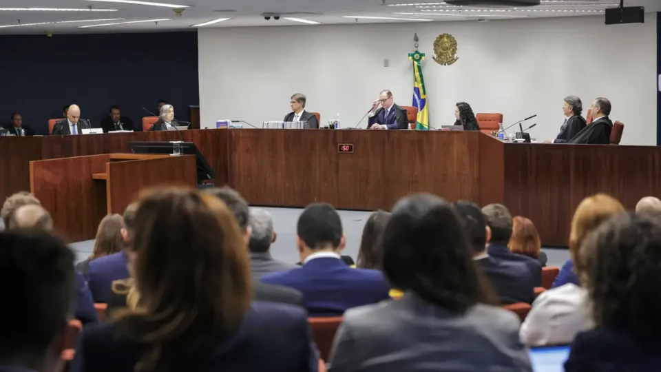 Parlamentares da CPMI do 8 de janeiro comentam primeiro dia de julgamento