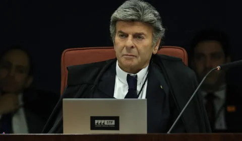 Fux vota contra tornozeleira para Bolsonaro e fica isolado; medida é confirmada por 4 a 1
