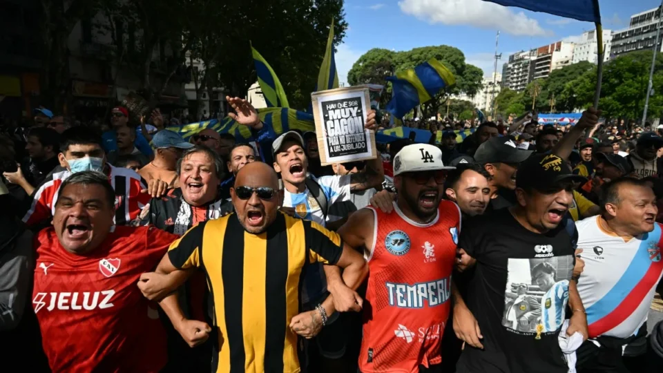 Jornalista está em estado crítico após repressão policial em protesto na Argentina