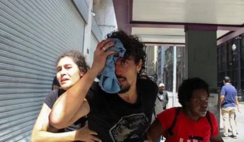 PM agride manifestantes e leva três para delegacia em ato contra privatização da CPTM