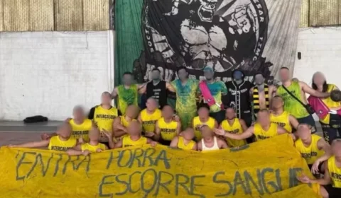 Alunos de Medicina de faculdade privada em SP exibem faixa com apologia ao estupro