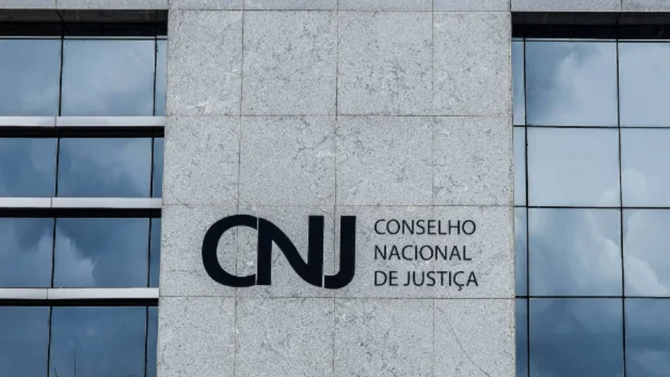 Corregedor do CNJ cria limite de R$ 46 mil para penduricalhos a juízes em tribunal