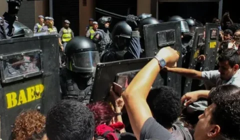 Polícia de Tarcísio reprime com violência manifestação contra privatização da CPTM
