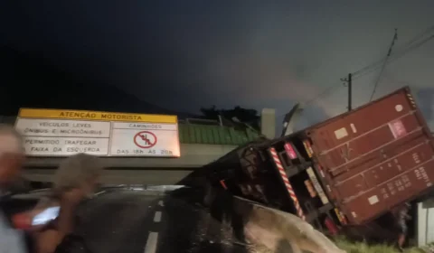 Acidente deixa rodovia Anchieta (SP) interditada por mais de 15 horas