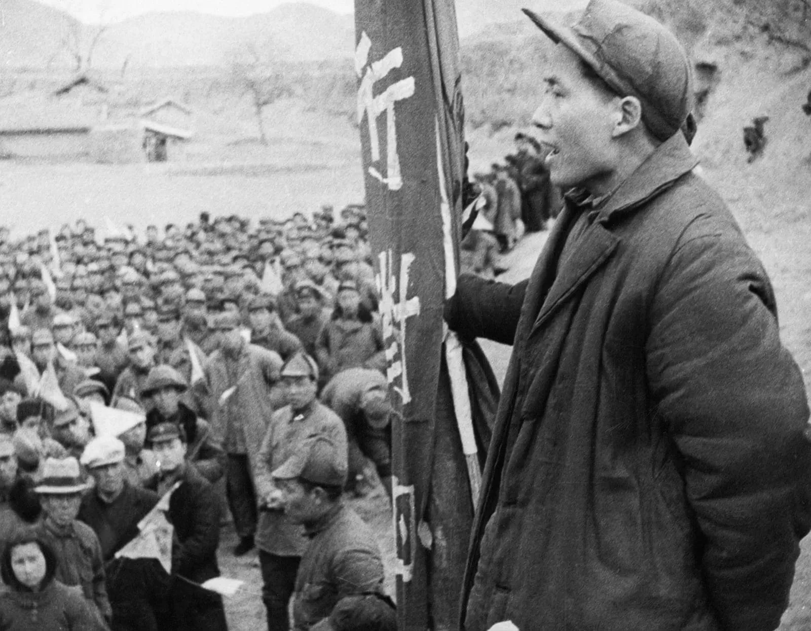 Mao Tsé-tung discursando Mao Tsé-tung discursando para seguidores em 1944. Foto: Hulton Archive / Getty Images