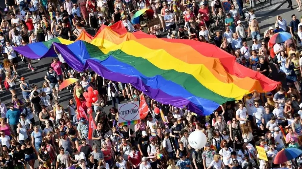 Partido de Orban apresenta projeto que proíbe Parada LGBTQ+ na Hungria