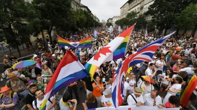 parada lgbt hungria budapeste