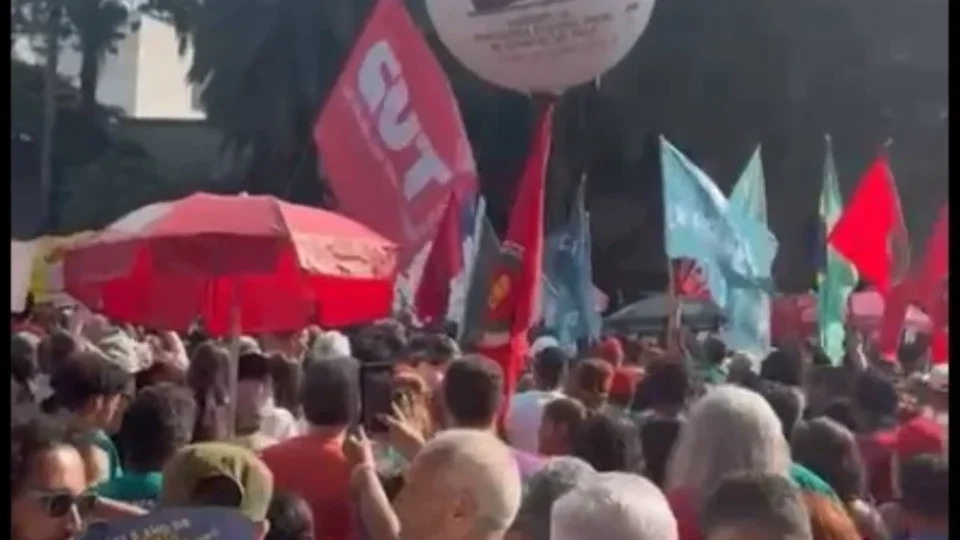 Movimentos realizam atos contra anistia a golpistas do 8/1 e pela prisão de Bolsonaro