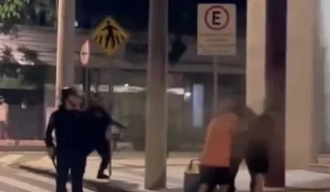 Vídeos mostram cenas de violência da polícia de SC contra foliões no carnaval