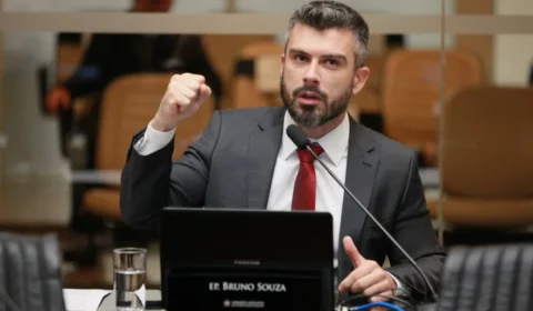 Sob gestão de bolsonarista Bruno Souza, Florianópolis desmonta assistência social