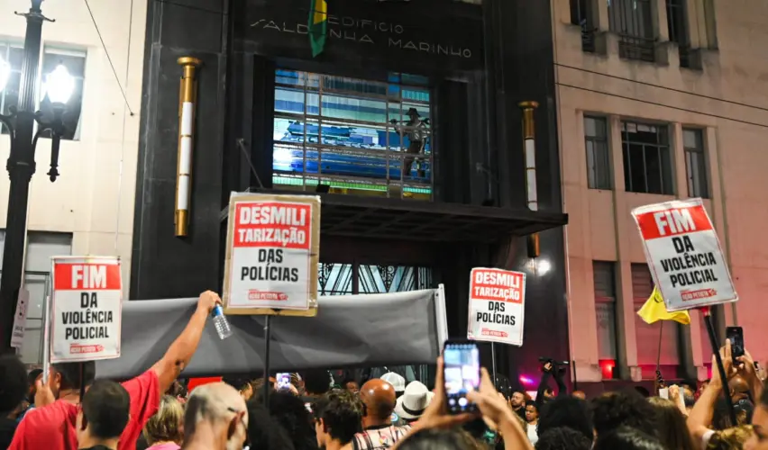 Manifestantes pediram a desmilitarização das polícias brasileiras | Foto: Daniel Arroyo/Ponte Jornalismo