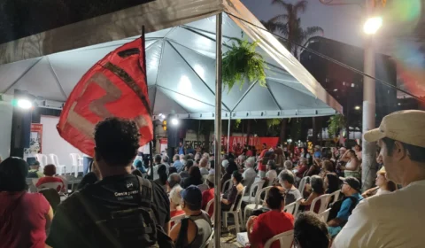 Manifestação lembrou memória das vítimas da ditadura em frente ao antigo DOI-Codi no RJ
