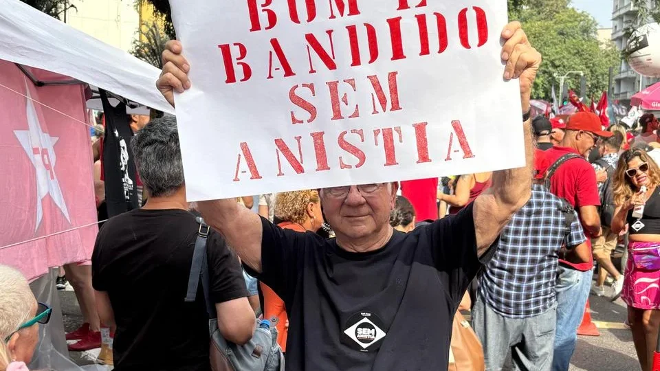 Militantes vão às ruas contra PL da anistia em oito capitais