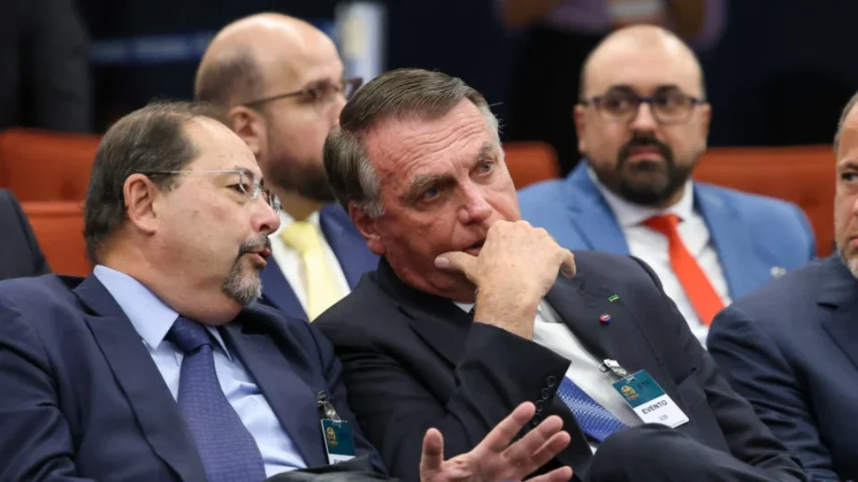 Bolsonaro foi orientado a imitar postura de Dilma, mas não acompanhou votos no STF