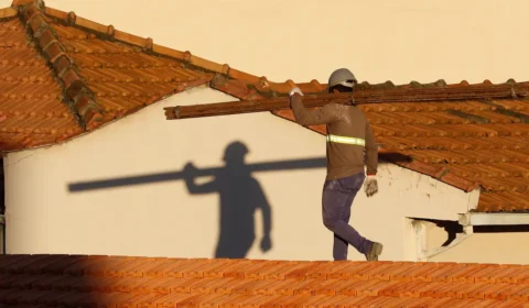 Brasil criou quase 432 mil empregos formais em fevereiro; maior saldo mensal da série histórica