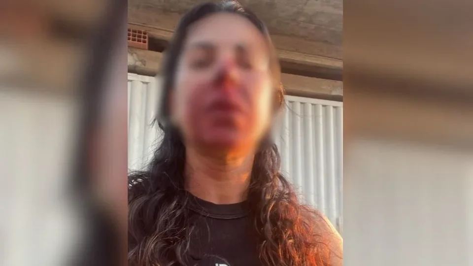 Mulher é agredida por PM enquanto trabalhava no 8 de março em MG