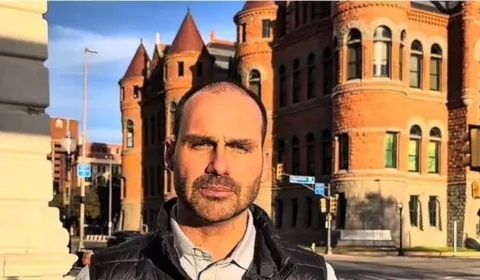 Deputado do PT apresenta notícia-crime contra Eduardo Bolsonaro no STF