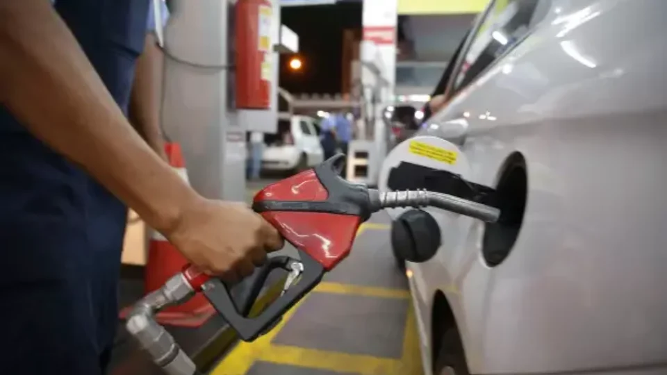 Governo prioriza abastecimento e quer evitar alta do diesel
