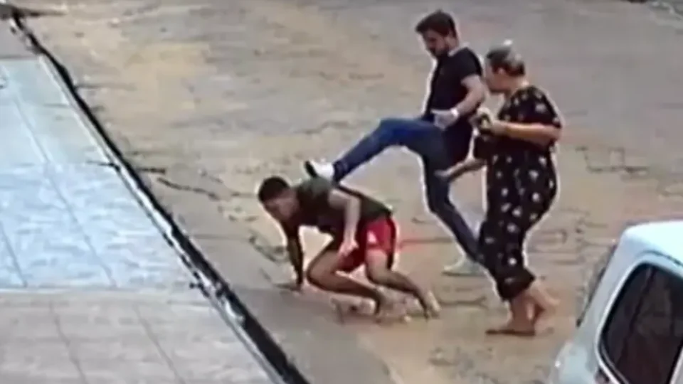 Jovem negro acusado de furtar o próprio carro pede justiça: ‘Lei é para seguir’