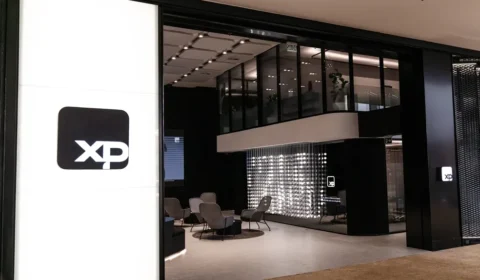 Relatório aponta que lucros da XP dependem de ‘pirâmide financeira’; COEs estariam no centro do esquema