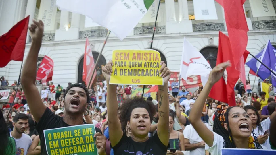 Fim de semana terá atos contra anistia a golpistas do 8 de janeiro e pela prisão de Bolsonaro