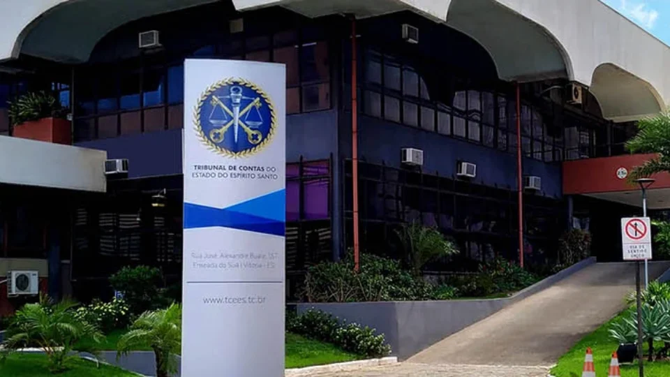 Tribunal de Contas cria penduricalho de mais de R$ 10 mil a conselheiros e pede sigilo