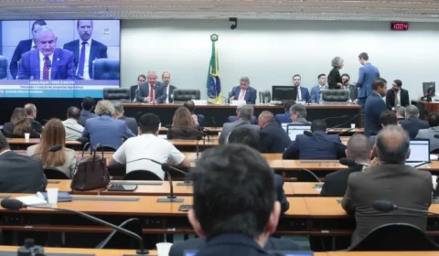 Comissão aprova Orçamento de 2025; texto agora vai para votação no Congresso